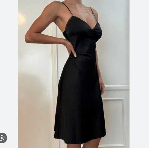 Aritzia Sunday Best Rae Midi Slip Satin Dress Black Size Large - Picture 2 of 10